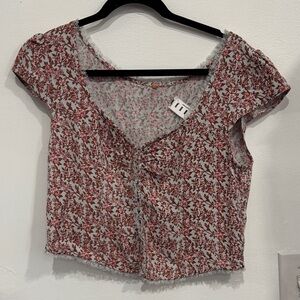 Women’s Red Floral V-Neck Crop Top